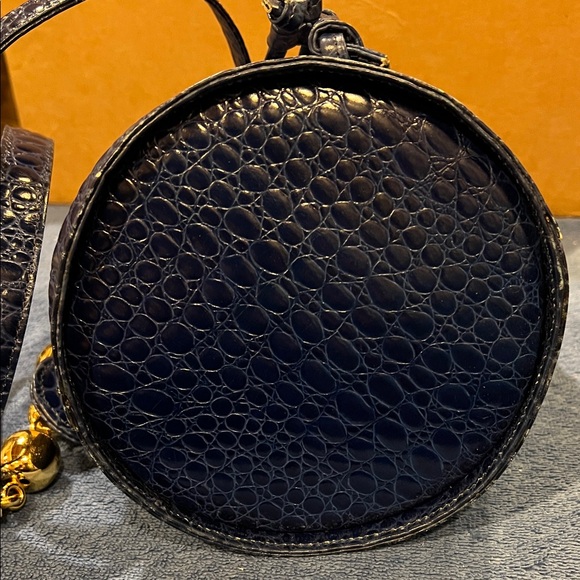Gianni Versace Elegant Blue Croc-Embossed Bucket Bag - Picture 8 of 8